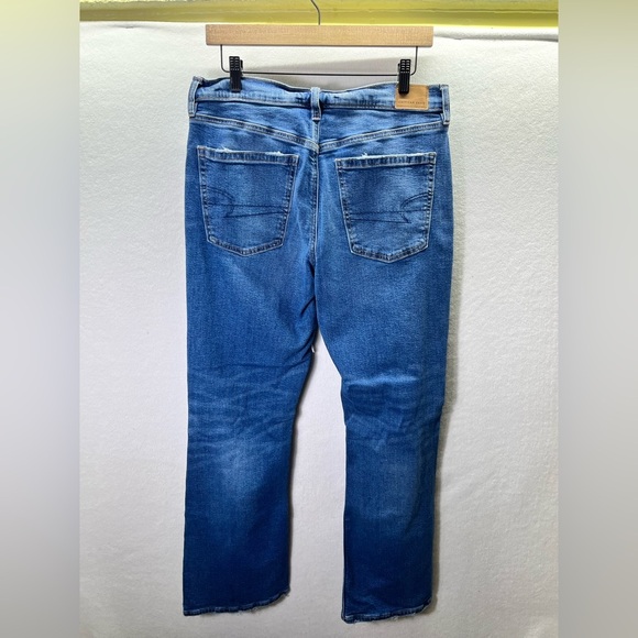 American Eagle 90’s Bootcut Distressed Jeans Womens 12 Blue Denim Stretch 2307 - Picture 9 of 11